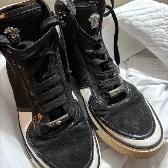 Versace Monochrome High-Top Sneakers - Picture 2 of 4